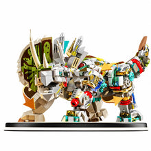 Détail d’un dinosaure articulé à construire en briques plastiques multicolores avec accents dorés et rouges idéal magasins de jouets