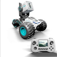 Voiture télécommandée blanche et teal avec caméras 4k montée et pneus tout-terrain drone terrestre robuste