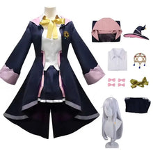 Costume cosplay navy blue et rose avec accents dorés de the wandering witch elaina avec perruque