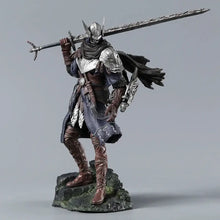 Figurine elden ring nightreign wylder 24 cm darmor argent et brun avec détails complexes sur base rocheuse