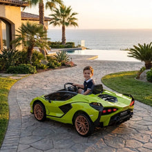 Voiture électrique lamborghini sián pour enfant en vert lime avec portes à ouverture et jantes rose gold