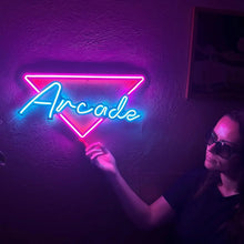 Enseigne néon led arcade en forme de triangle avec éclairage rose et bleu pour espace gaming alimentation usb