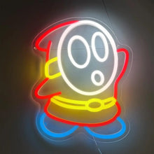 Enseigne néon led shy guy en tubes rouges jaunes et bleus avec contour de visage blanc alimentation usb