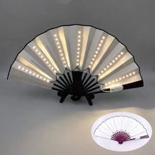 Éventail lumineux led blanc avec cadre noir et poignée éclairage led illuminant les pales piles cr2032 incluses