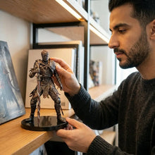 Figurine dark souls 3 lords of cinder en armure bronze détaillée sur socle noir pour collection dark souls iii