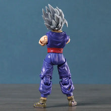 Figurine dragon ball super beast gohan avec cheveux argentés tenue violette ceinture rouge et bottes dorées