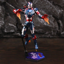 Figurine marvel iron patriot 17cm en armure bleu rouge argent avec effets de flammes aux mains
