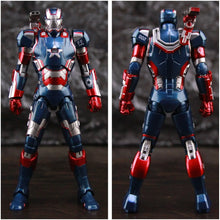 Figurine marvel iron patriot 17cm avec armure bleue, rouge et argentée détaillée et étoile sur la poitrine