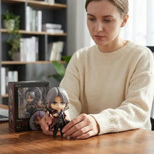Figurine nendoroid dante devil may cry cheveux gris tenue noire et marron détaillée avec emballage dorigine devil may cry