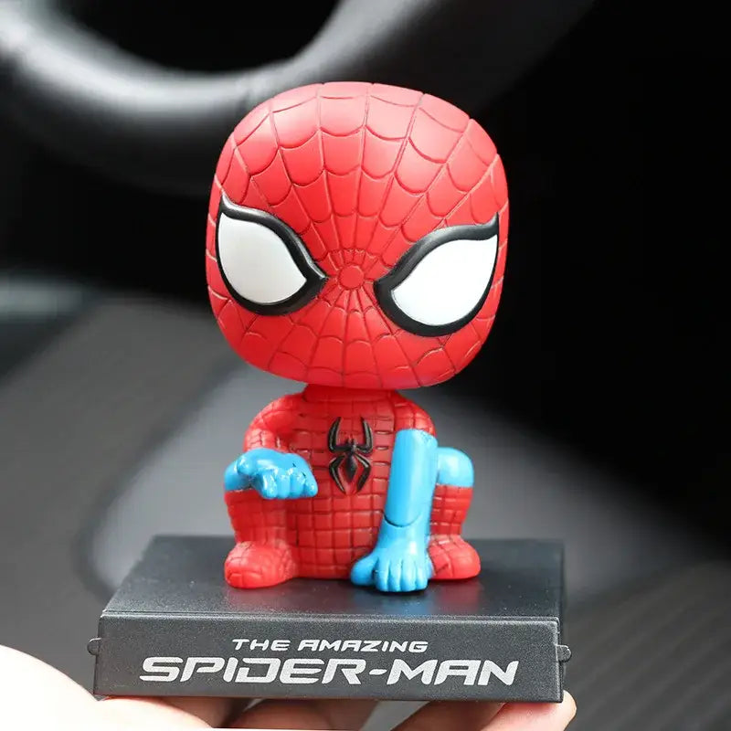 Figurine qui bouge la tête pour voiture Marvel - Enjouet