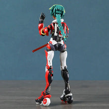 Détail figurine de shojo-hatsudoki cyborg runner femme en armure rouge et blanche sur rollers avec cheveux tressés teal