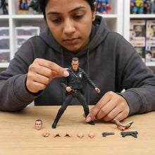 Figurine terminator 2 judgment day articulée en plastique noir avec uniforme de police et accessoires interchangeables