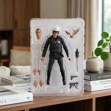 Figurine articulée terminator 2 judgment day d un policier noir avec mains interchangeables pistolet et mitraillette