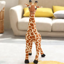 Peluche girafe réaliste de 48 ou 60 cm avec corps doux marron et crème, sabots noirs et détails faciaux précis