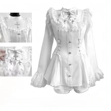 Ensemble gothique lolita femme blanc avec corset en dentelle, manches et ourlet volantés, croix argentées décoratives