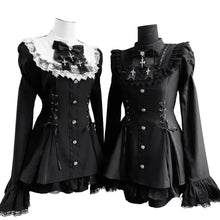 Ensemble gothique lolita femme avec robe corset noire à col en dentelle boutons argentés et manches à volants