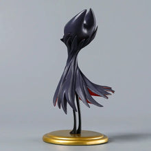 Figurine hollow knight grimm 20 cm en noir brillant avec appendices en forme de pétales et socle doré élégant