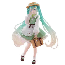 Figurine hatsune miku bandai 18 cm en robe vert clair et blanc avec cheveux longs teal et chapeau de paille fleuri