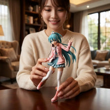 Figurine hatsune miku fashion bandai 23 cm avec cheveux turquoise, veste rose, jupe bleue et bottes blanches