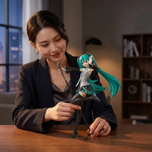 Figurine hatsune miku project diva 15th ver 18 cm cheveux teal tenue blanche noire avec micro sur pied