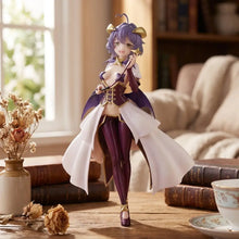 Figurine hiiragi utena en pvc 18 cm avec cheveux violets et détails dorés vêtue d’un corset et cape détaillés