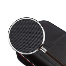 Housse rigide noire compatible console portable avec lentille en carbone noir et bordure métallique argentée sur étui rigide