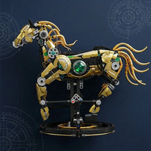 Lego moc cheval mécanique doré en lego avec accents verts translucides et engrenages complexes en pièce lego moc cheval