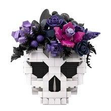 Lego moc crâne blanc avec couronne florale colorée en fleurs plastique violettes roses et noires moc crâne roses