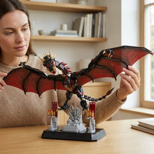 Lego moc dragon de flammes du trésor game of thrones en lego rouge noir avec accents dorés et ailes déployées