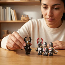 Lego moc figurines médiévales les croisades chevalier noir et argent avec casque orné de cornes courbées