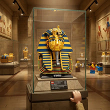 Lego moc masque toutankhamon en lego aux rayures dorées et bleues représentant le masque d or de toutankhamon