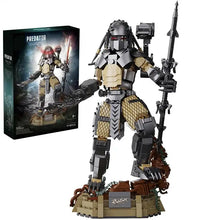 Figure lego moc predator alien en armure tan et noire avec casque détaillé et arme en briques plastique emboîtables