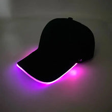 Casquette lumineuse noire avec bande led violette clignotement lent alimentée par piles cr2032 pour fêtes et Halloween