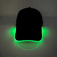 Casquette lumineuse noire avec clignotement lent led vert le long de la visière fonctionnant avec piles cr2032 pour fêtes et halloween