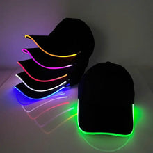 Casquette lumineuse noire avec bordure led multicolore en clignotement lent alimentée par piles cr2032 idéale pour fêtes et halloween