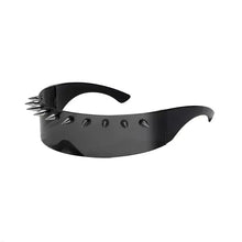 Lunettes de soleil steampunk noires à picots avec rivets halloween et fini glossy pour un look punk distinctif