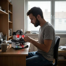 Maison monstrueuse transformable halloween en 750 pièces lego noire et rouge avec fenêtres lumineuses pour décoration effrayante