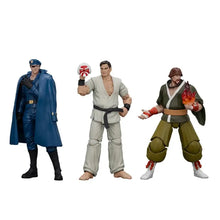 Figurines maîtres de combat 1 18 avec combattants aux silhouettes distinctes en tenues bleue, blanche et verte avec effets de feu