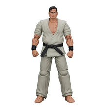 Figurine maître de combat 1 18 d un combattant aux silhouettes distinctes en uniforme gris clair avec ceinture noire et articulations