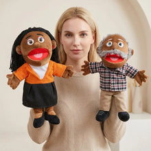 Marionnette à main famille en peluche 38 cm aux personnages d une jeune fille en orange et d un homme âgé en plaid