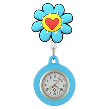 Montre de poche en caoutchouc souple bleu facile à nettoyer avec clip fleur et cœur rouge pour personnel médical