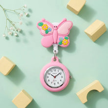 Montre de poche infirmière rose en caoutchouc souple facile à nettoyer avec motif papillon et détails floraux