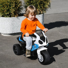 Moto électrique pour enfants style bmw r1200gs blanche et bleue avec accents noirs idéale magasins de jouets et déguisement carnaval