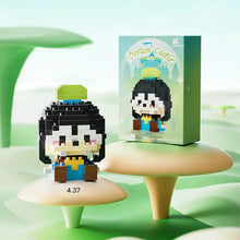 Figurine personnages disney nanoblock représentant un personnage aux cheveux noirs, tenue bleue et marron avec un chapeau vert