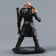 Figurine nemesis t-type en pvc de 11,5 cm avec personnage noir musclé chauve et corde rouge au cou portant une arme