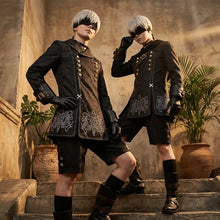Manteau à double boutonnage noir et or brodé avec détails argentés pour cosplay nier automata et automata cosplay