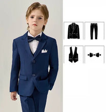 Costume nœud papillon pour enfants en costume bleu marine trois pièces avec blazer ajusté, pantalon, gilet et pochette blanche