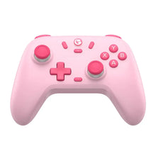 Manette gamesir nova lite avec joysticks hall effect rose boutons assortis et accents argentés sur les sticks analogiques