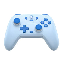 Manette gamesir nova lite à joysticks hall effect bleu clair avec sticks analogiques et boutons d’action bleus vifs