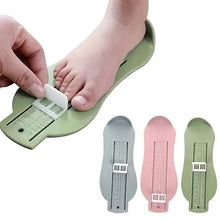Pédimètre réglable en plastique vert avec échelle blanche pour mesurer précisément la taille de pied bébé et enfant